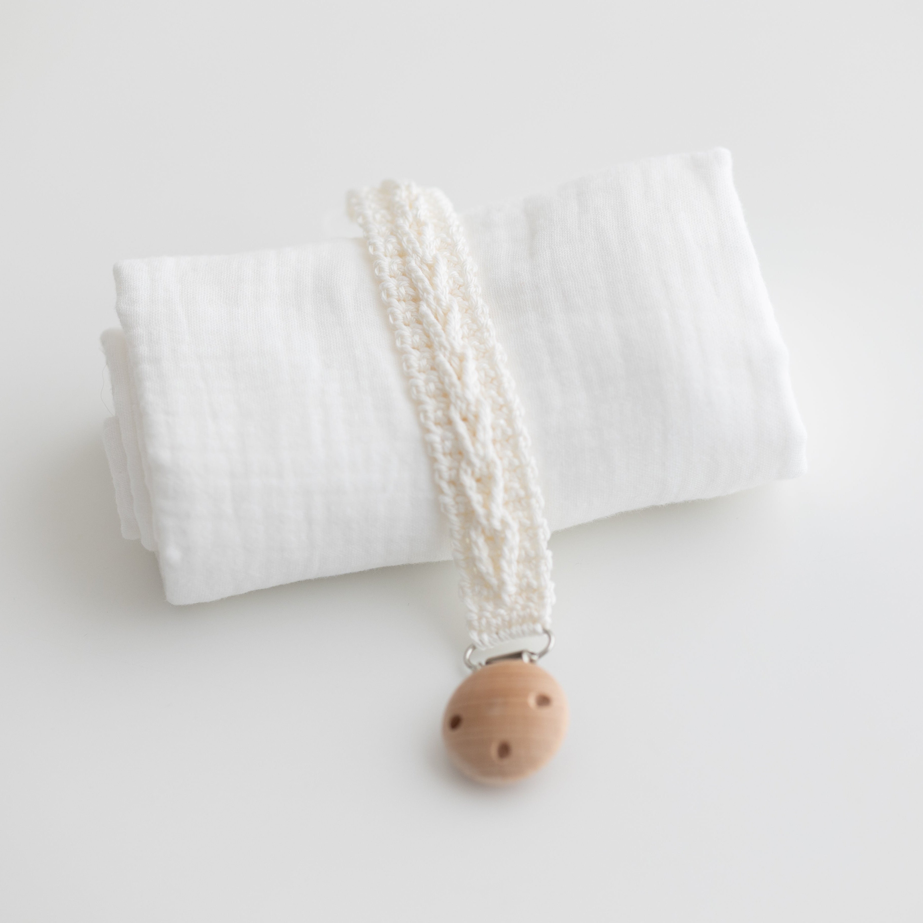 catenella portaciuccio a uncinetto fatta a mano modello treccia